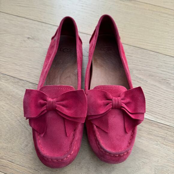 UGG Pink Bow Round Toe Suede Slip-On Moccasin Flats Size 7 - Picture 1 of 11
